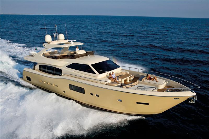 yacht tuscany